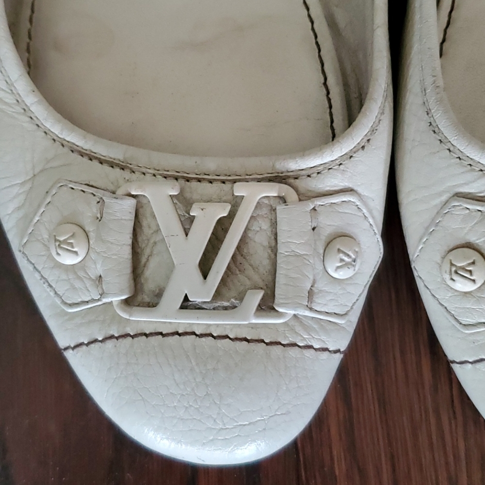 Louis Vuitton IVORY Ballet Flats - Picture 3 of 11